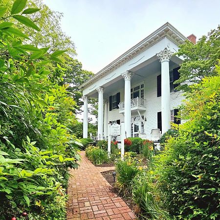 Bed and Breakfast Winridge Manor Madison Heights Экстерьер фото