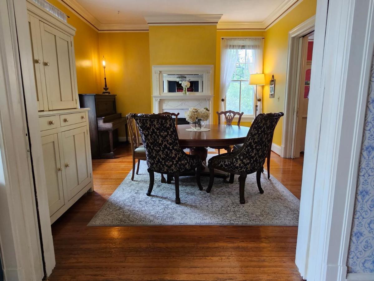 Bed and Breakfast Winridge Manor Madison Heights Экстерьер фото