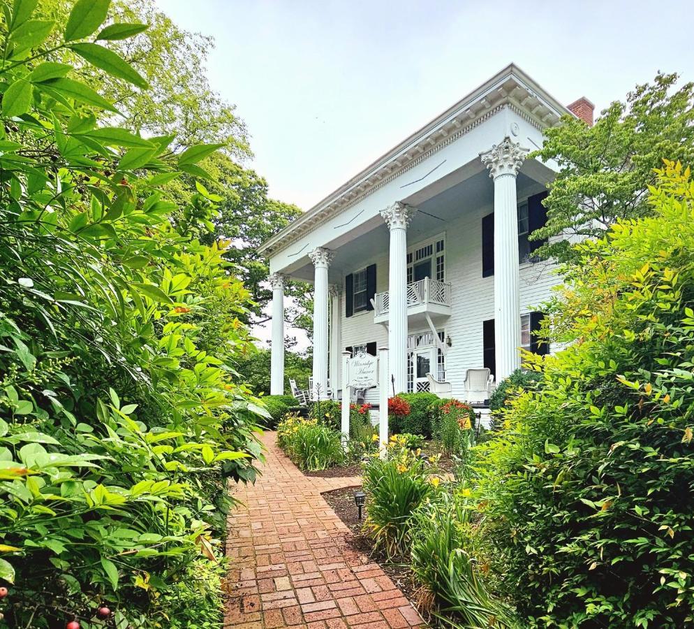 Bed and Breakfast Winridge Manor Madison Heights Экстерьер фото